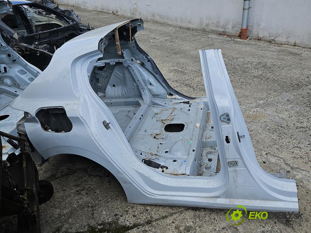 Peugeot 308 III 2021- 1.5 hdi 131 hp automatic 96 kW 1499 cm3 5- práh pravý  (Karoserie ostatní)