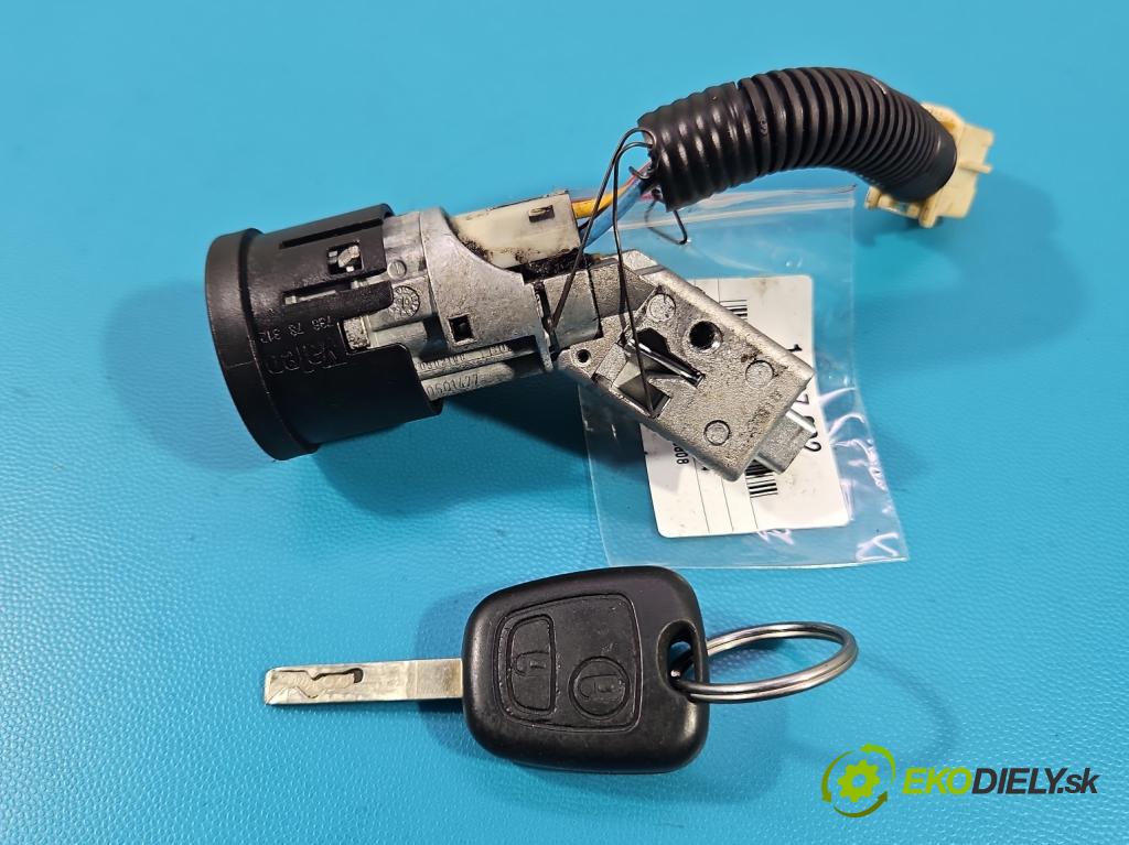 Toyota Aygo 2005-2014 1.0 vvti 68 hp manual 50 kW 998 cm3 5- spínací skříňka 73678312 (Spínací skříňka)