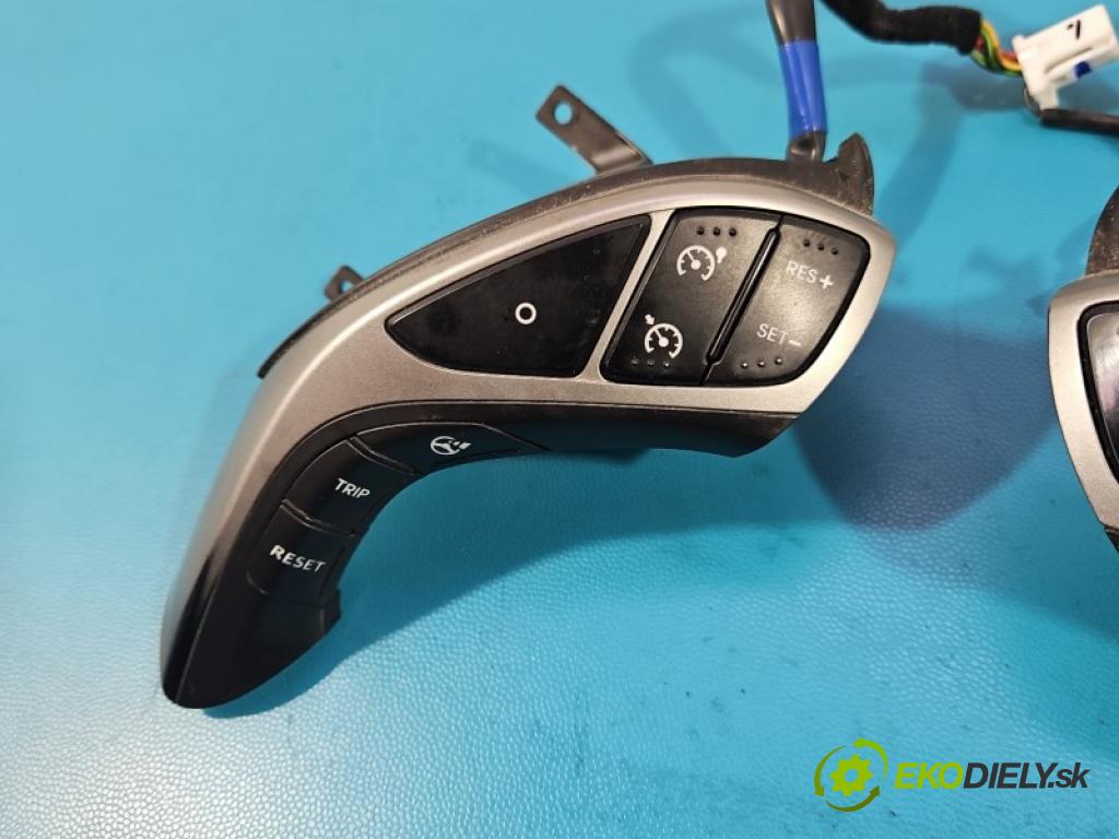Hyundai I30 II 2012-2016 1.6 crdi 110 HP manual 81 kW 1582 cm3 5- prepínač multifunkční: řízení: 39Y293-1000 (Prepínacie páčky pod volantom)