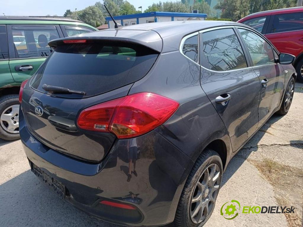 Kia Ceed II 2012-2018 1.6 GDI 135 hp manual 99 kW 1591 cm3 5- nárazník zadní (Klika dveří ostatní)