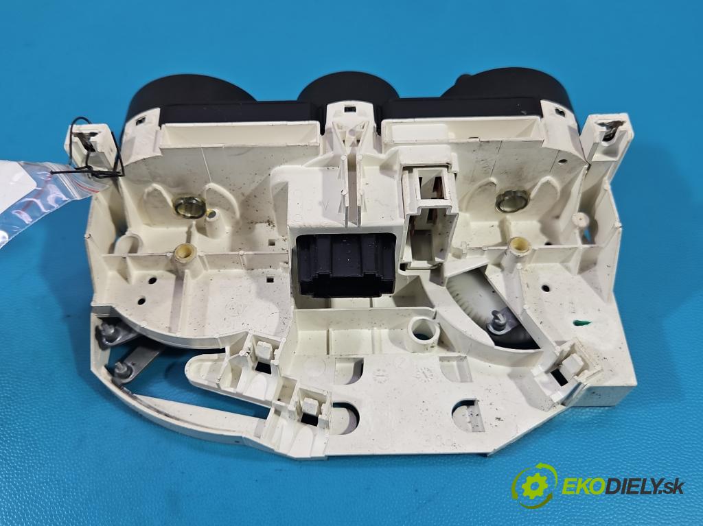 Vw New Beetle 1998-2010 2.0 8V 116 HP manual 85 kW 1984 cm3 3- panel kúrenia 1C0820045E