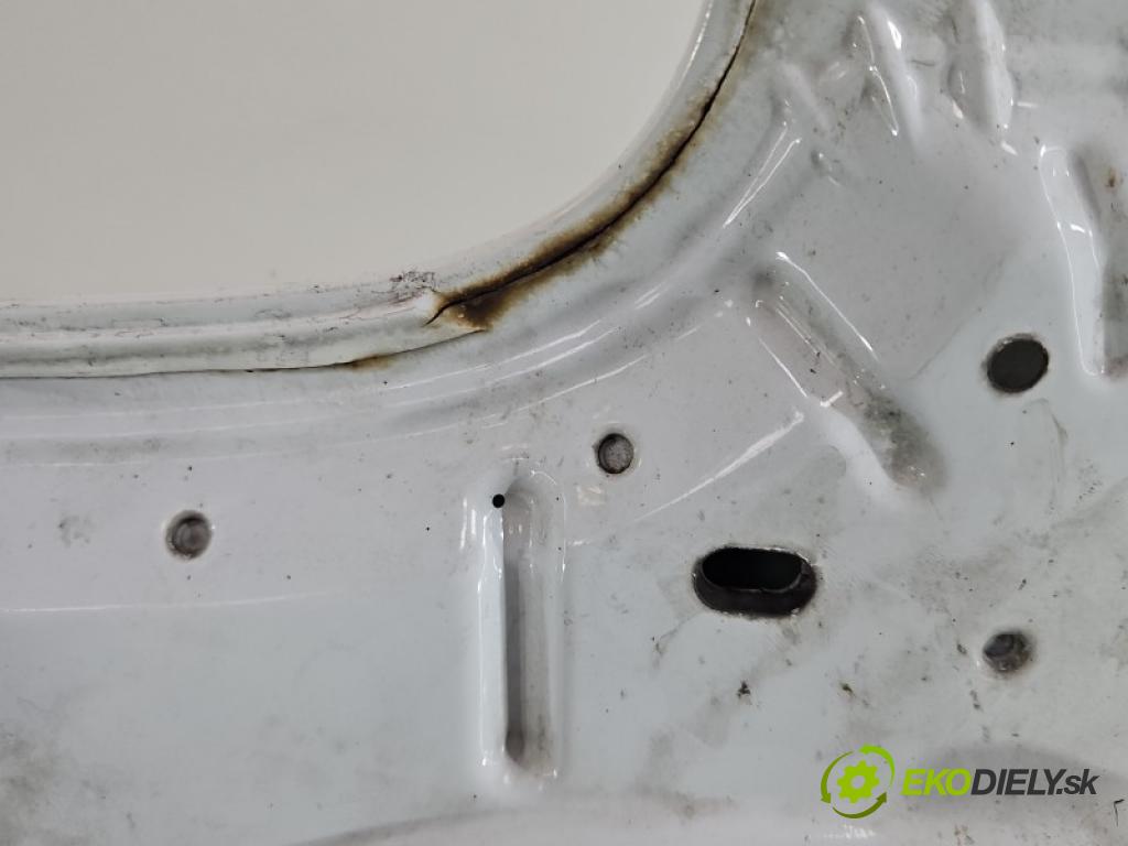Seat Altea 1.9 tdi 105 HP manual 77 kW 1896 cm3 5- kapota predná