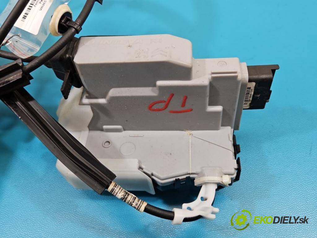 Peugeot Rifter 1.5 hdi 131 HP manual 96 kW 1499 cm3 5- zámok zadné pravý 243584