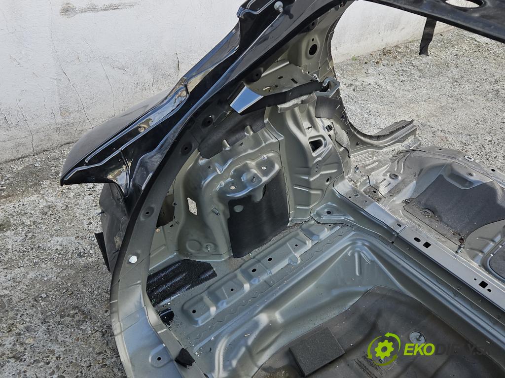 Infiniti QX30 H15 2016-2019 2.0 T 211KM automatic 155 kW 1991 cm3 5- blatnik zadní levý