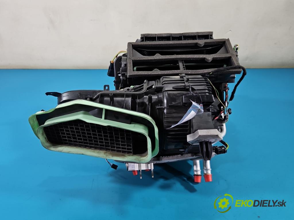 DS 4 II 2021- 1.6 T 181KM automatic 133 kW 1598 cm3 5- radiátor 9833951780 (Radiátor topení)