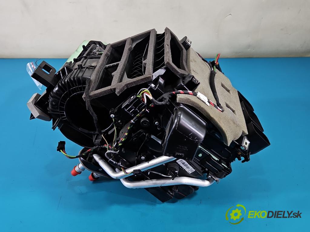DS 4 II 2021- 1.6 T 181KM automatic 133 kW 1598 cm3 5- radiátor 9833951780 (Radiátor topení)