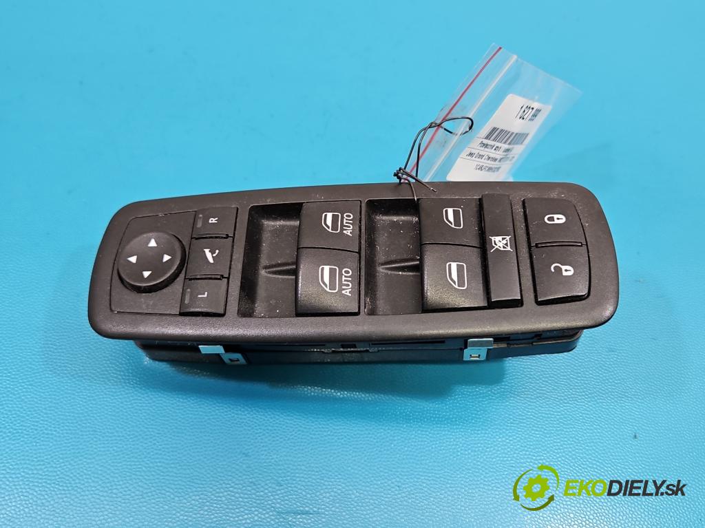 Jeep Grand Cherokee WK2 IV 2010-2021 3.0 CRD VM63D 250 hp automatic 184 kW 2987 cm3 5- Přepínač oken zpětných zrcátek 68319803AA
