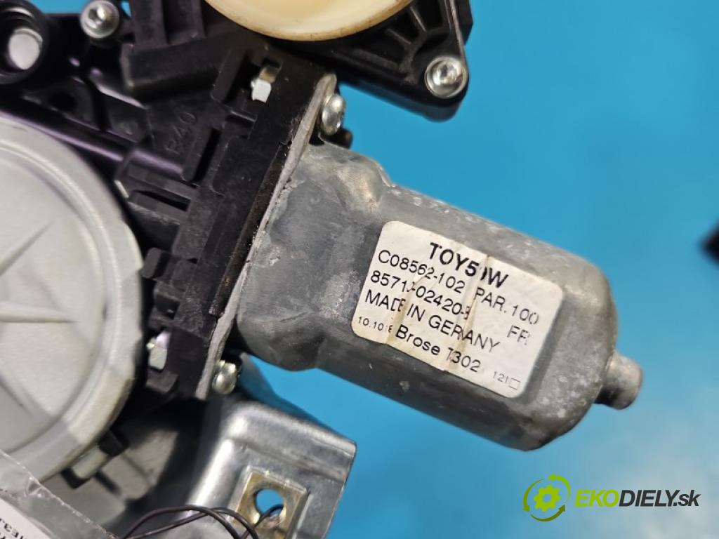 Toyota Auris II 2012-2018 1.6 16V 132  HP manual 97 kW 1598 cm3 5- mechanizmus okna predné pravý