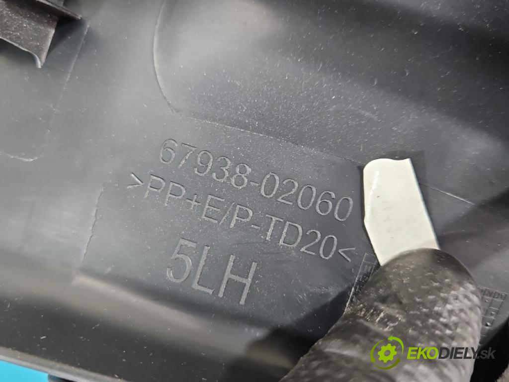 Toyota Auris II 2012-2018 1.6 16V 132  HP manual 97 kW 1598 cm3 5- Čalounictví: kufrové dvere 64780-02030