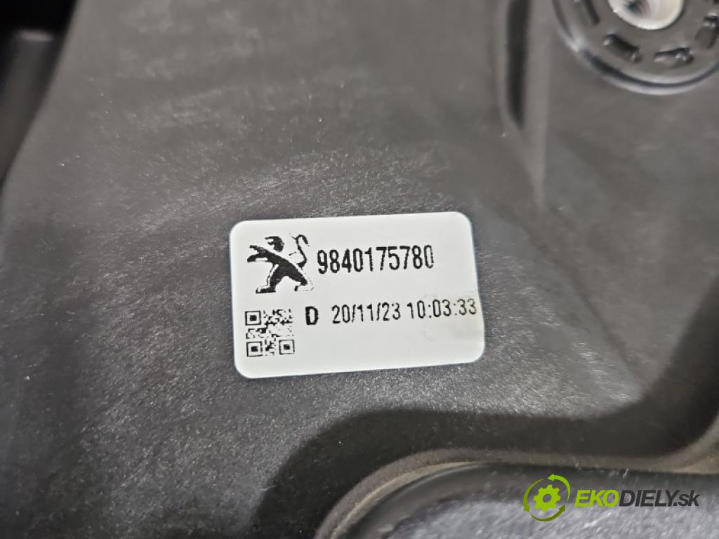 Toyota Proace City 1.2 110 HP manual 81 kW 1199 cm3 5- mechanizmus okna predné pravý 9840175780