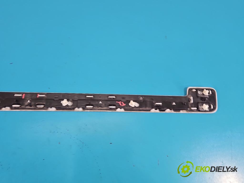 Toyota Proace City 1.2 12V 110 HP manual 81 kW 1199 cm3 5- kryt plast A98-6728