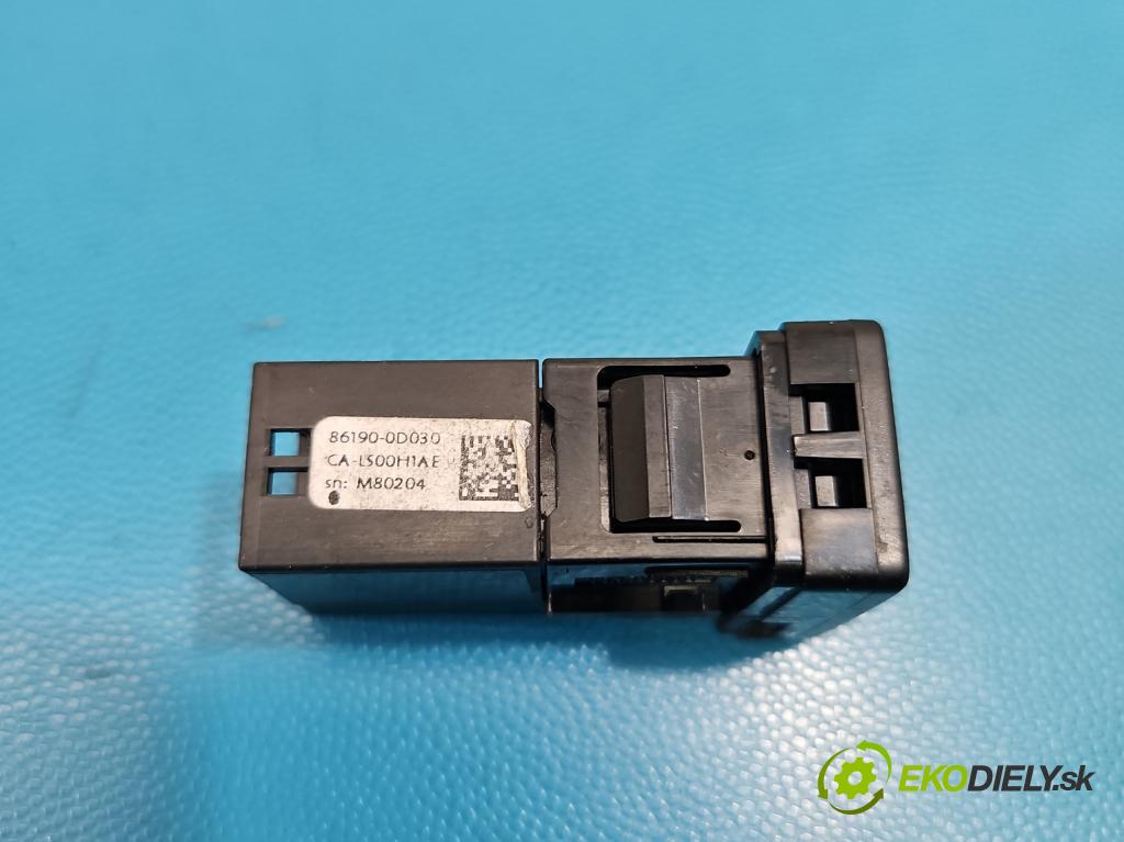 Toyota Auris II 2012-2018 1.6 16V 132 HP manual 97 kW 1598 cm3 5- zásuvka USB 86190-0D030