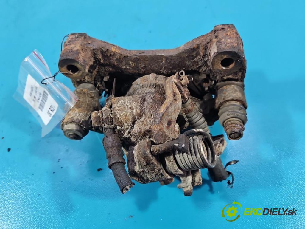 Toyota Corolla E11 1997-2002 1.4 16V 86 hp manual 63 kW 1332 cm3 3- brzdič zadní pravý  (Klika dveří ostatní)