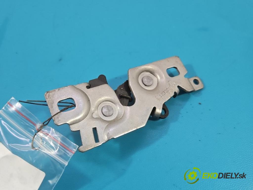 Peugeot Rifter 1.5 hdi 131 HP manual 96 kW 1499 cm3 5- zámok kapoty 9808870280