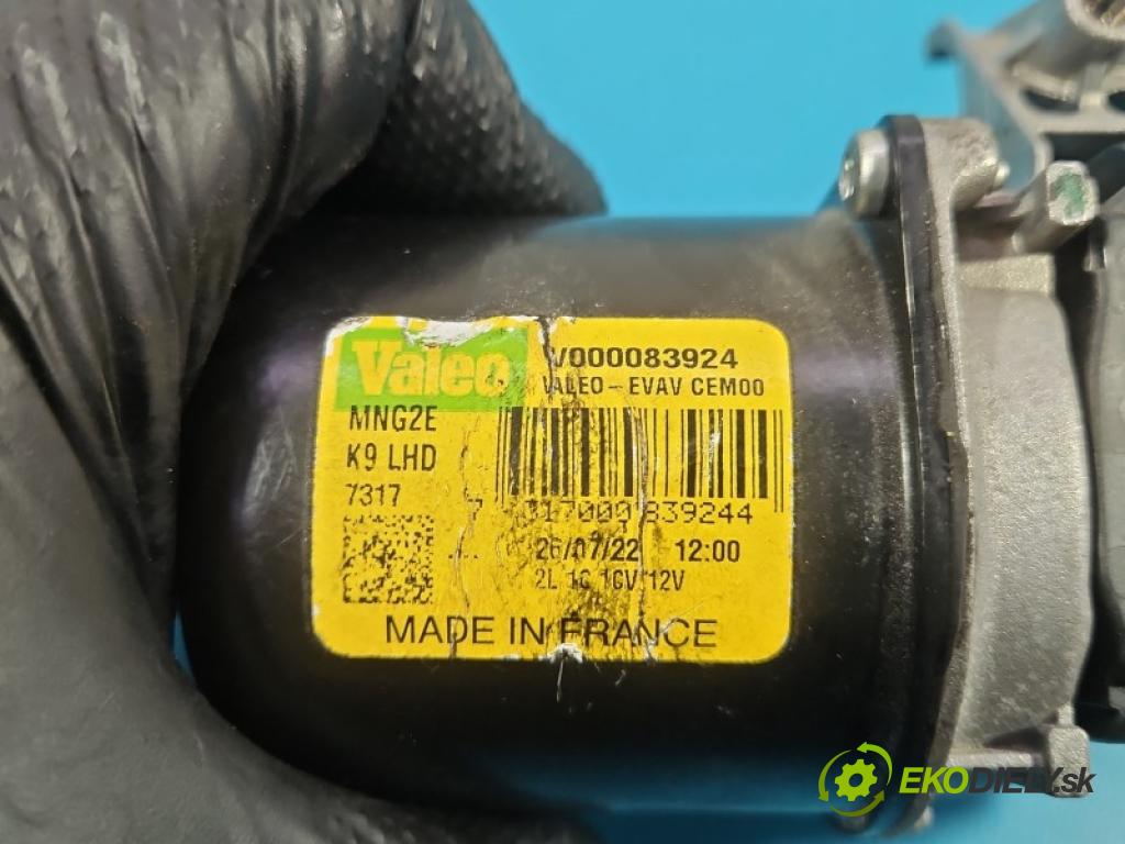 Peugeot Rifter 1.5 hdi 131 HP manual 96 kW 1499 cm3 5- motor stieračov predné 9816558880