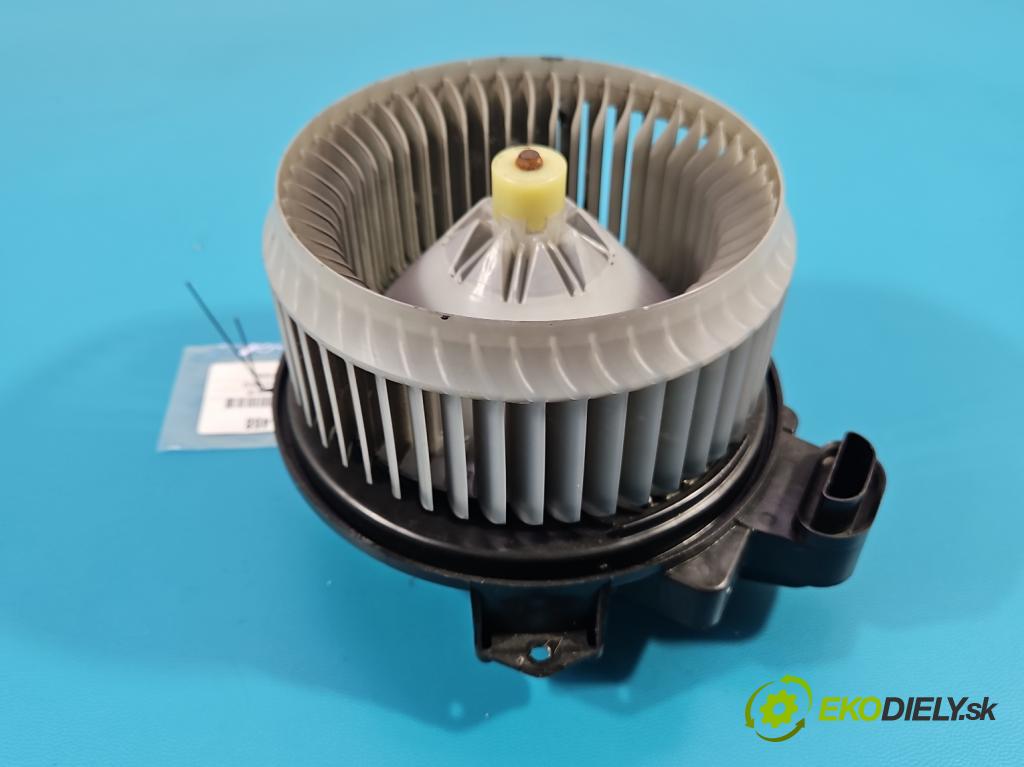 Toyota Auris II 2012-2018 1.6 16V 132 HP manual 97 kW 1598 cm3 5- ventilátor vzduchu