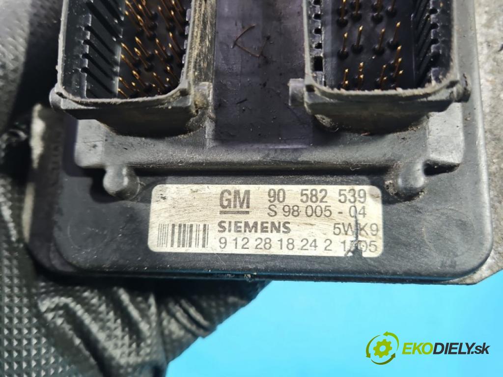 Opel Zafira A 1999-2005 1.8 16V 116 hp manual 85 kW 1796 cm3 5- řídící jednotka motoru 90582539