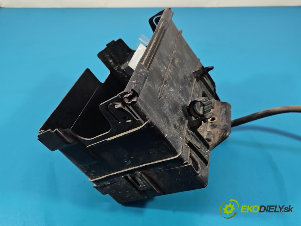 Seat Ibiza III 6L 2002-2008 1.2 12V AZQ 64 HP manual 47 kW 1198 cm3 3- obal akumulatora 6Q0915331
