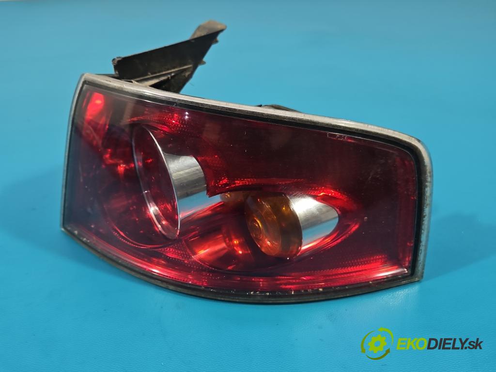 Seat Ibiza III 6L 2002-2008 1.2 12V AZQ 64 HP manual 47 kW 1198 cm3 3- svetlo / reflektor zadné pravé blatník