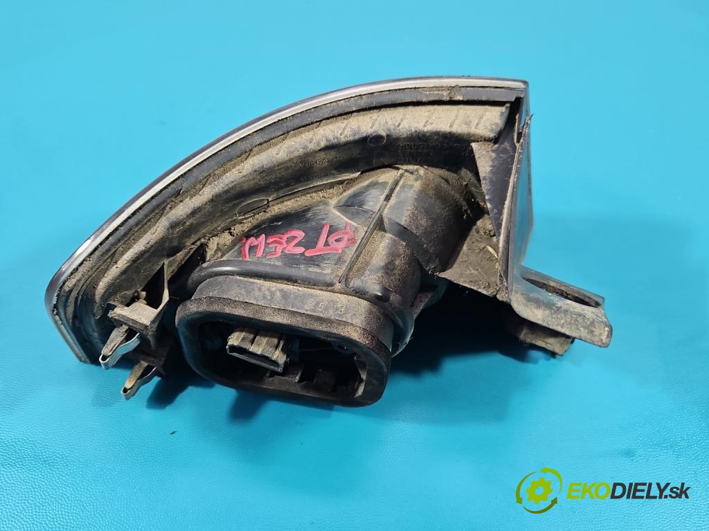 Seat Ibiza III 6L 2002-2008 1.2 12V AZQ 64 HP manual 47 kW 1198 cm3 3- svetlo / reflektor zadné pravé blatník