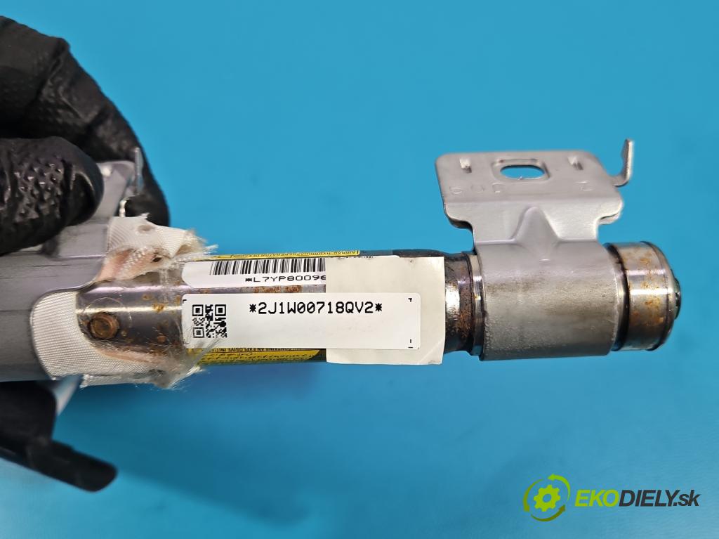 Toyota Auris II 2012-2018 1.6 16V 132  HP manual 97 kW 1598 cm3 5- clona pravé TG11E01001