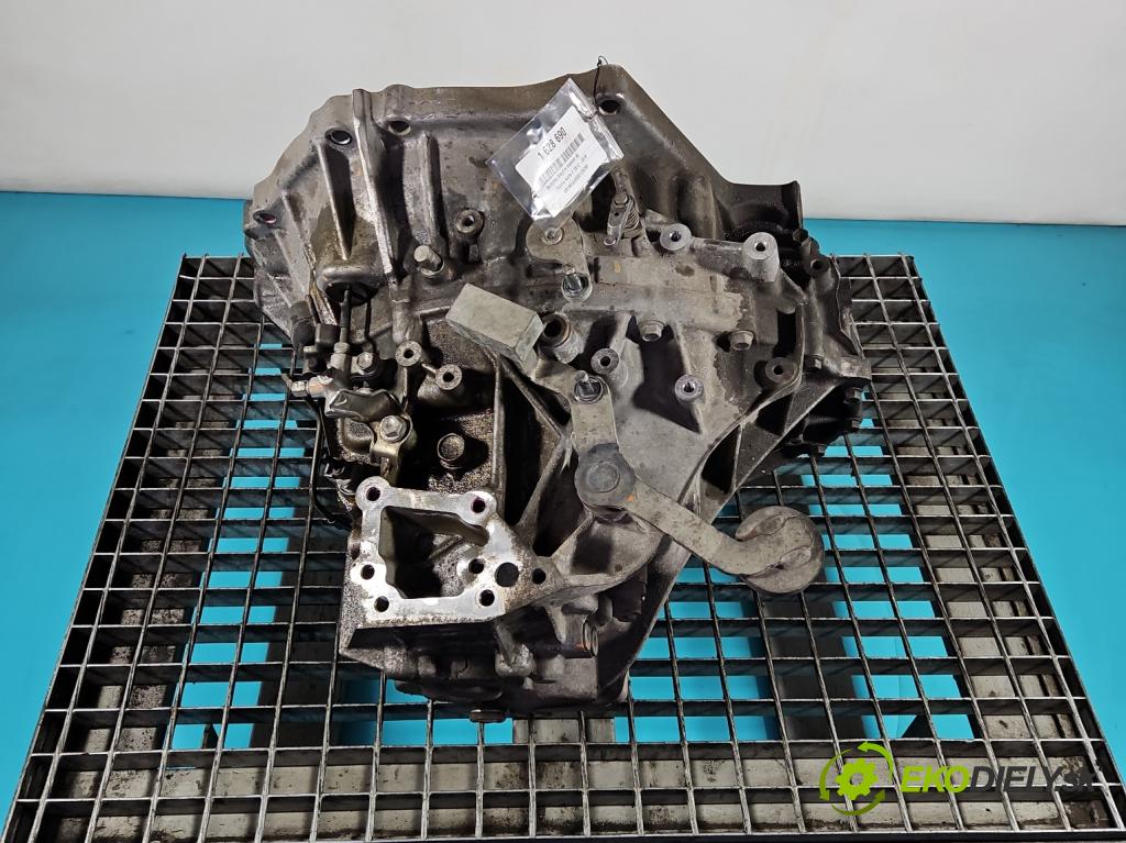 Toyota Auris II 2012-2018 1.6 16V 132 hp manual 97 kW 1598 cm3 5- převodovka stupňová manual