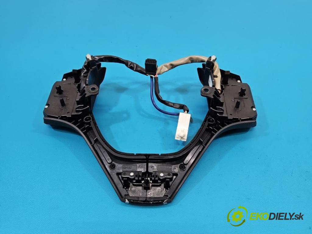 Toyota Auris II 2012-2018 1.6 16V 132  HP manual 97 kW 1598 cm3 5- prepínač multifunkční: řízení: F70CS1302 (Prepínacie páčky pod volantom)