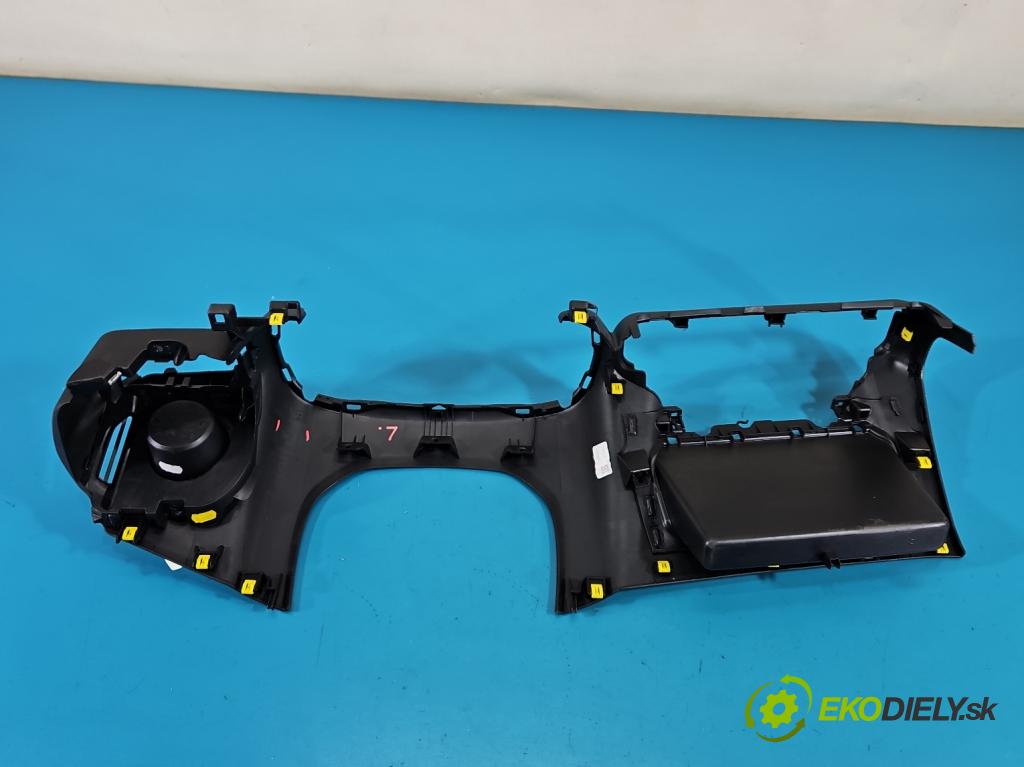 Toyota Proace City 1.2 12V 110 hp manual 81 kW 1199 cm3 5- kryt plastová 9816727577