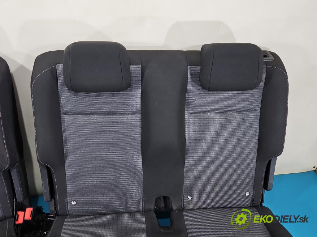 Toyota Proace City 1.2 12V 110 hp manual 81 kW 1199 cm3 5- Pohovka: zadní  (Sedadlo)