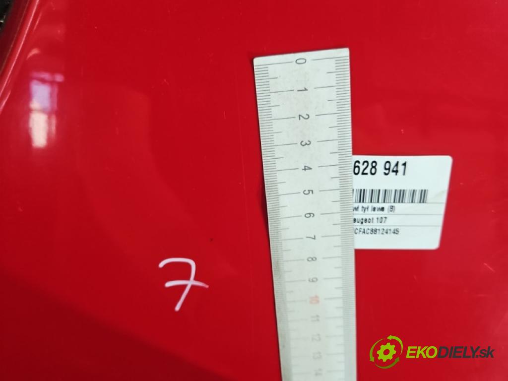 Peugeot 107 1.0 12V 68 HP manual 50 kW 998 cm3 5- dvere zadné ľavé  (Kľučka dverí ostatné)