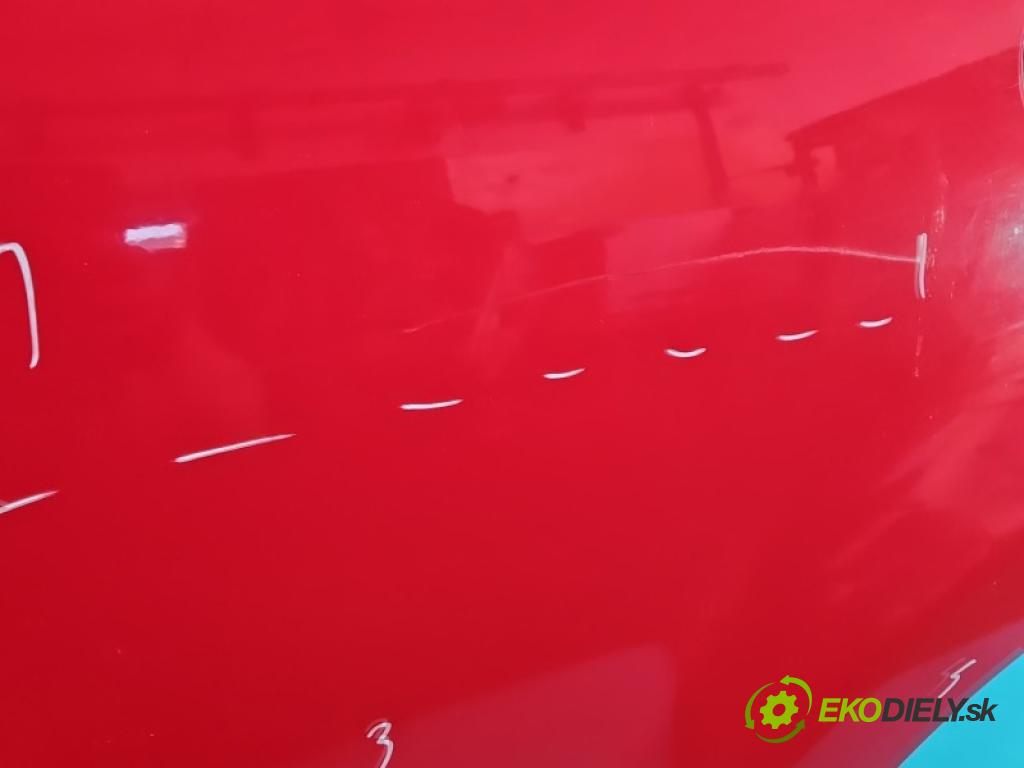 Peugeot 107 1.0 12V 68 HP manual 50 kW 998 cm3 5- dvere zadné ľavé  (Kľučka dverí ostatné)