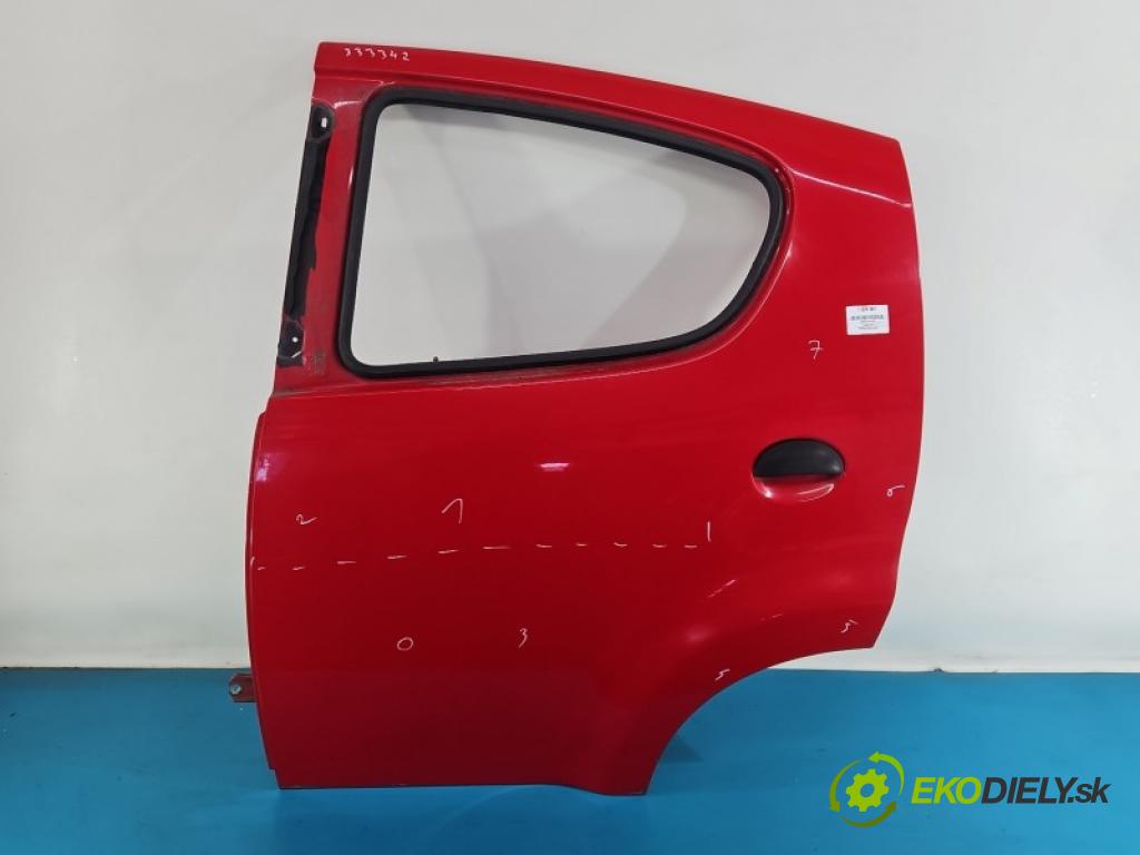 Peugeot 107 1.0 12V 68 HP manual 50 kW 998 cm3 5- dvere zadné ľavé  (Kľučka dverí ostatné)