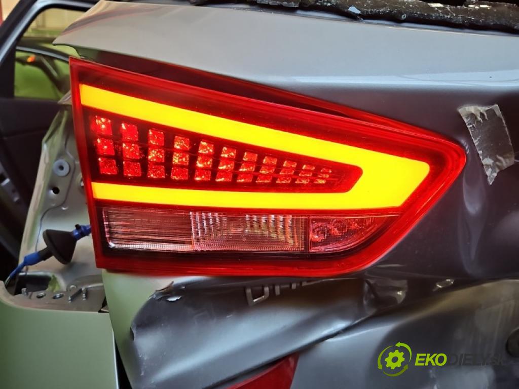 Hyundai I30 III 2016- 1.5 T 140 HP automatic 103 kW 1482 cm3 5- svetlo / reflektor zadné ľavé kufrové dvere 92403G4600