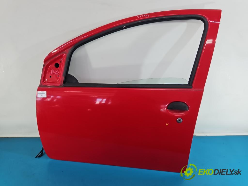 Peugeot 107 1.0 12V 68 HP manual 50 kW 998 cm3 5- dvere predné ľavé  (Kľučka dverí ostatné)