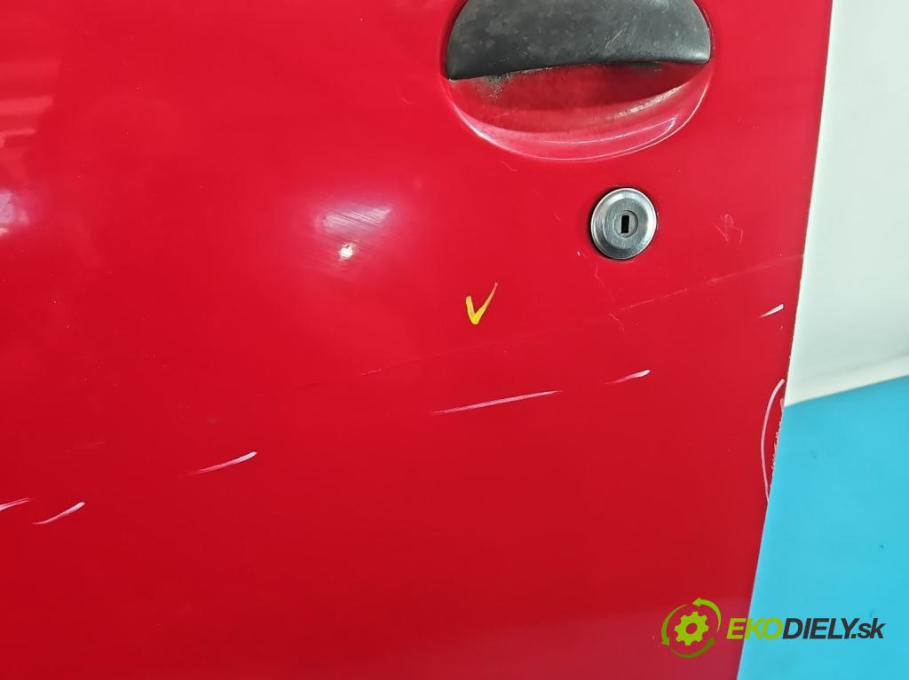 Peugeot 107 1.0 12V 68 HP manual 50 kW 998 cm3 5- dvere predné ľavé (Kľučka dverí ostatné)