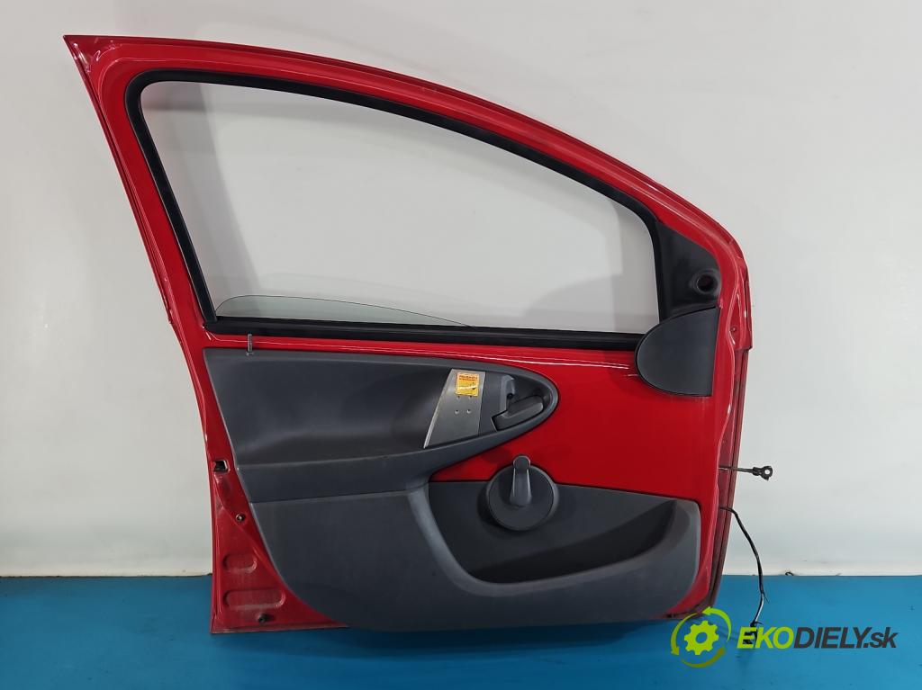 Peugeot 107 1.0 12V 68 HP manual 50 kW 998 cm3 5- dvere predné ľavé (Kľučka dverí ostatné)
