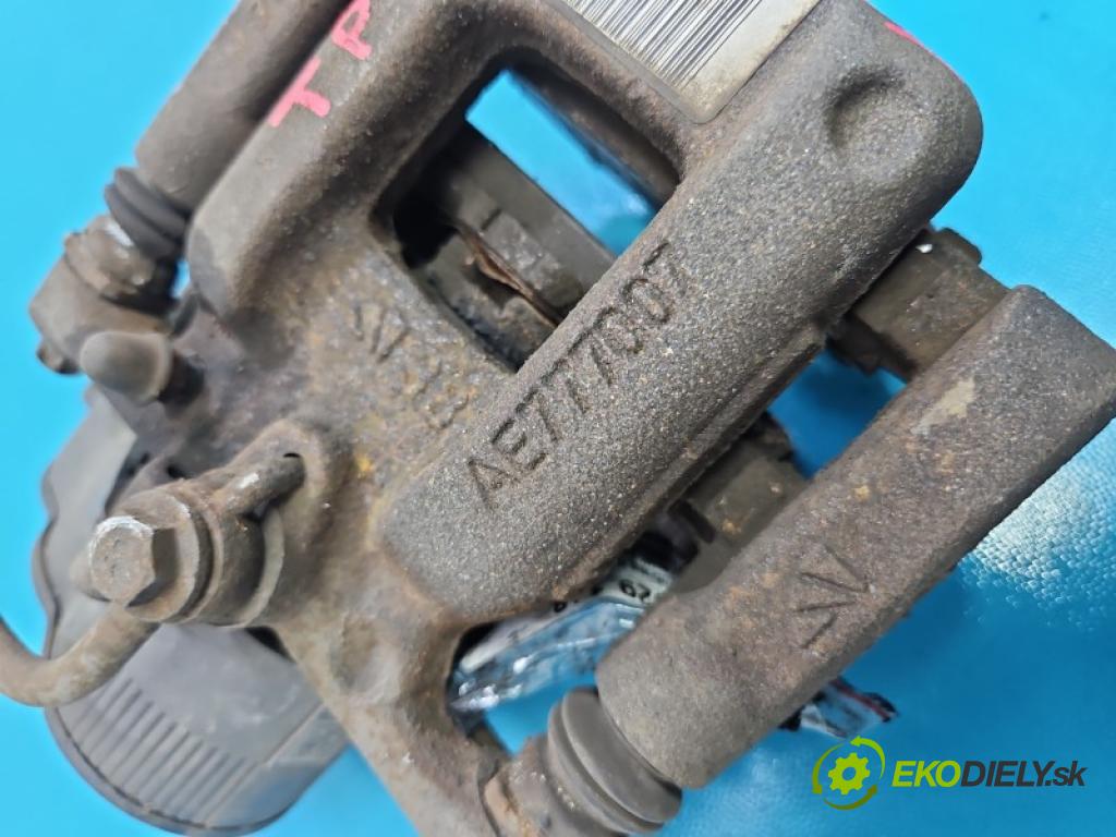 Peugeot Rifter 1.5 hdi 131 HP manual 96 kW 1499 cm3 5- brzdič zadné pravý 0204L69450 (Kľučka dverí ostatné)