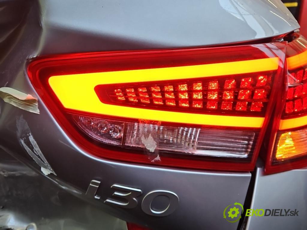 Hyundai I30 III 2016- 1.5 T 140 HP automatic 103 kW 1482 cm3 5- svetlo / reflektor zadné pravé kufrové dvere 92404G4600
