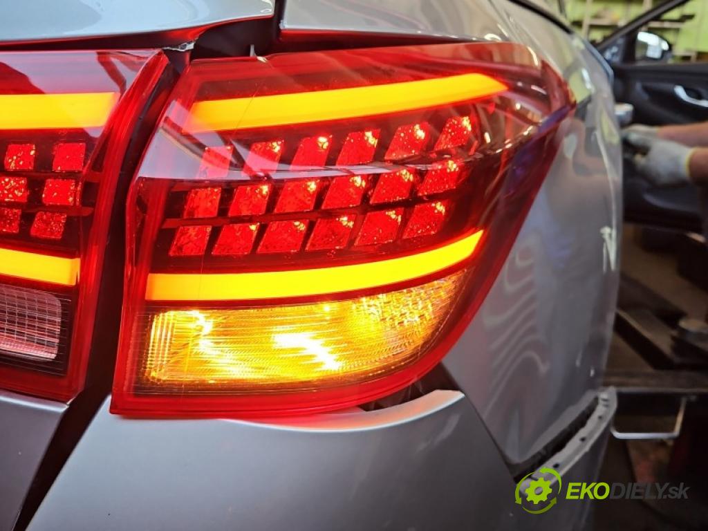 Hyundai I30 III 2016- 1.5 T 140 hp automatic 103 kW 1482 cm3 5- světlo zadní pravé blatník: 92402G4600