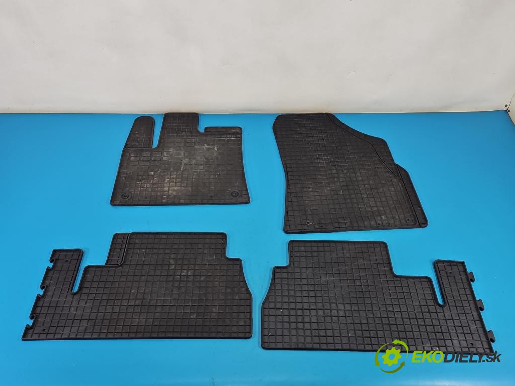 Peugeot Rifter 1.5 hdi 131 HP manual 96 kW 1499 cm3 5- Koberce: 