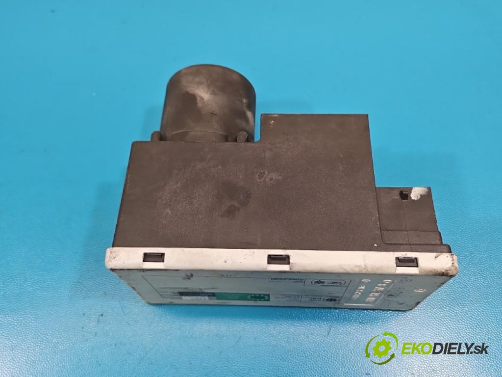 Audi A4 B5 1994-2001 1.9 tdi AHH 90 HP manual 66 kW 1896 cm3 4- Centrální: zámek: 8D0862257B
