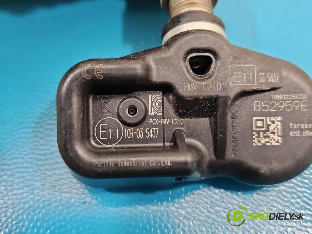 Toyota Auris II 2012-2018 1.6 16V 132 hp manual 97 kW 1598 cm3 5- snímač tlaku pneumatika E1110R-035437 (Snímač tlaku v pneumatice)