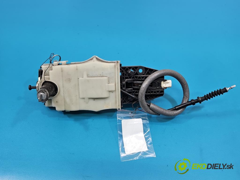 Skoda Octavia IV 2019- 2.0 tdi 150 HP manual 110 kW 1968 cm3 5- rukoväť predné ľavé mimo: 8V0837885 (Kľučka dverí vonkajšia predná ľavá)