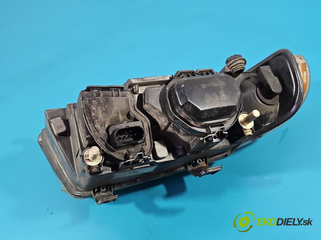 Audi A4 B5 1994-2001 1.9 tdi AHH 90 HP manual 66 kW 1896 cm3 4- Reflektor: ľavý  (Kľučka dverí ostatné)
