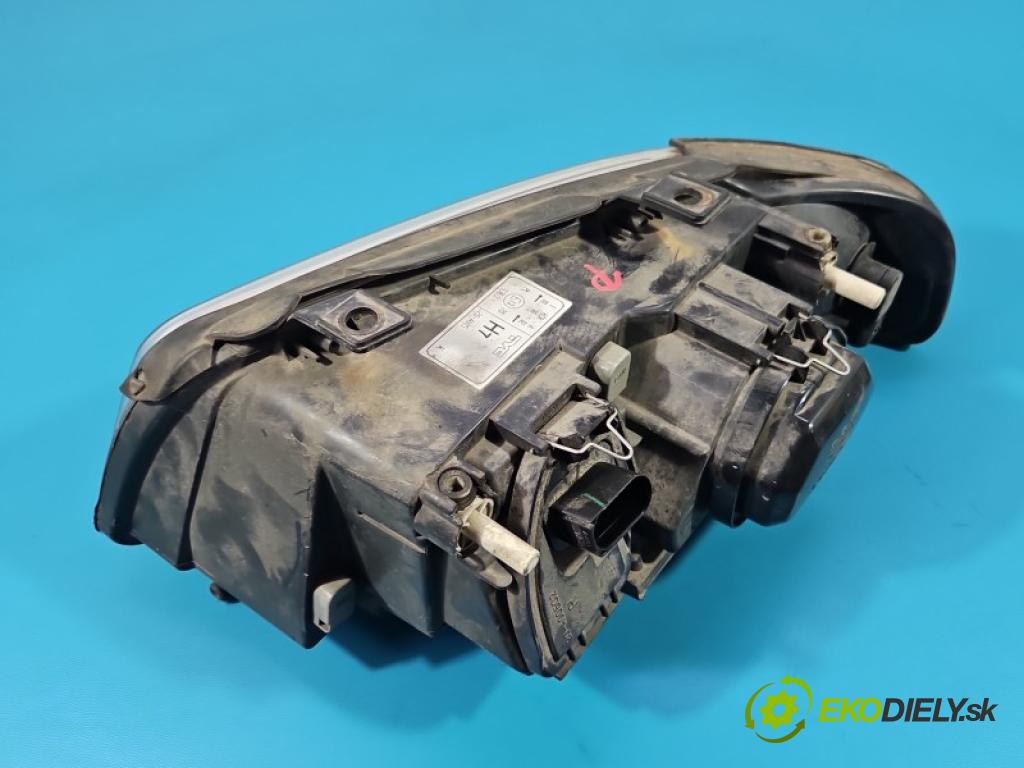 Audi A4 B5 1994-2001 1.9 tdi AHH 90 HP manual 66 kW 1896 cm3 4- Reflektor: pravý (Svetlo predné pravé)