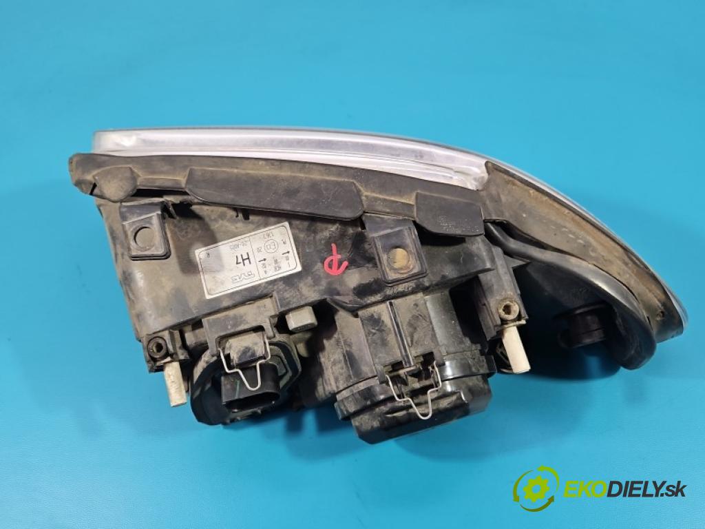 Audi A4 B5 1994-2001 1.9 tdi AHH 90 HP manual 66 kW 1896 cm3 4- Reflektor: pravý (Svetlo predné pravé)