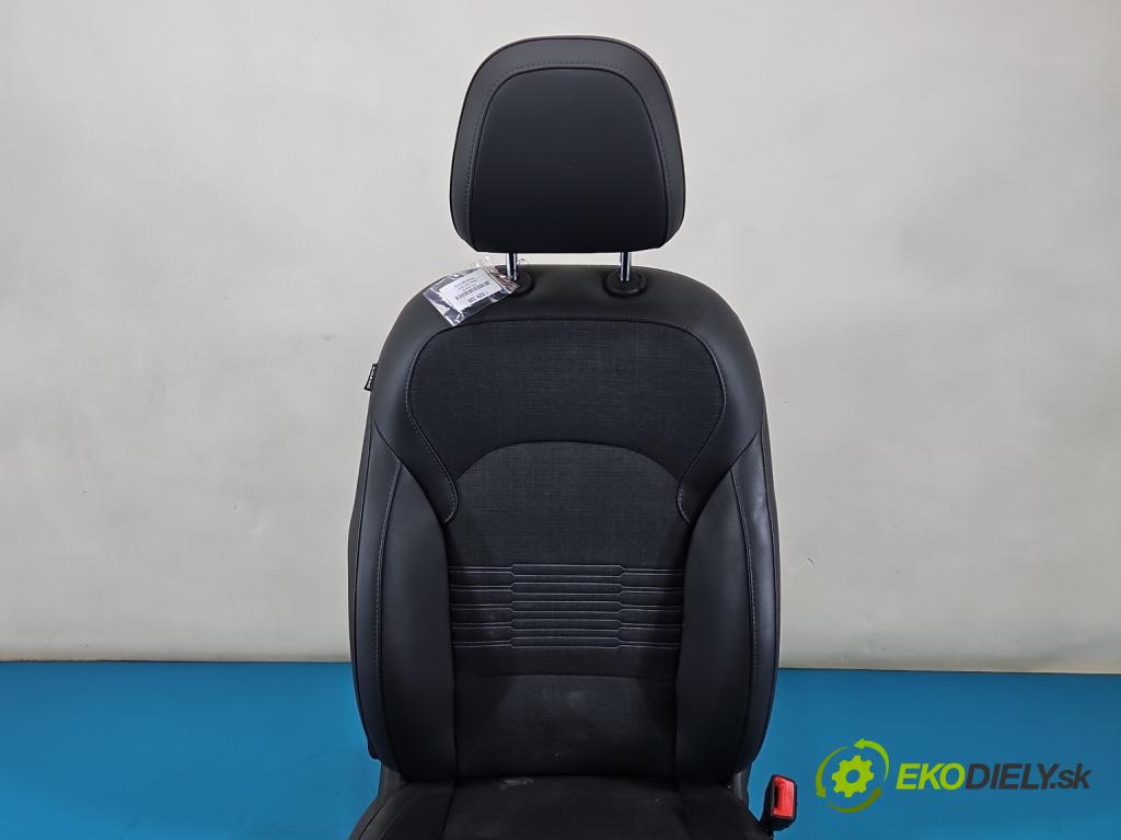 Hyundai I30 III 2016- 1.5 T 140 HP automatic 103 kW 1482 cm3 5- Sedačka pravý  (Sedadlo)