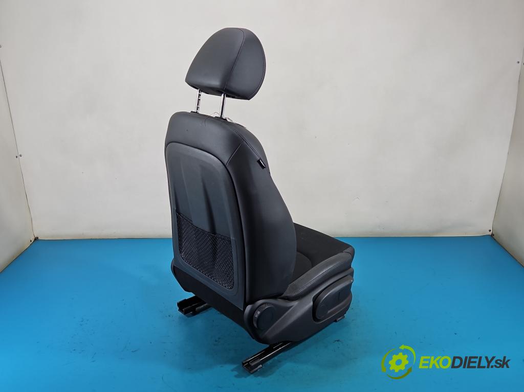 Hyundai I30 III 2016- 1.5 T 140 HP automatic 103 kW 1482 cm3 5- Sedačka pravý  (Sedadlo)