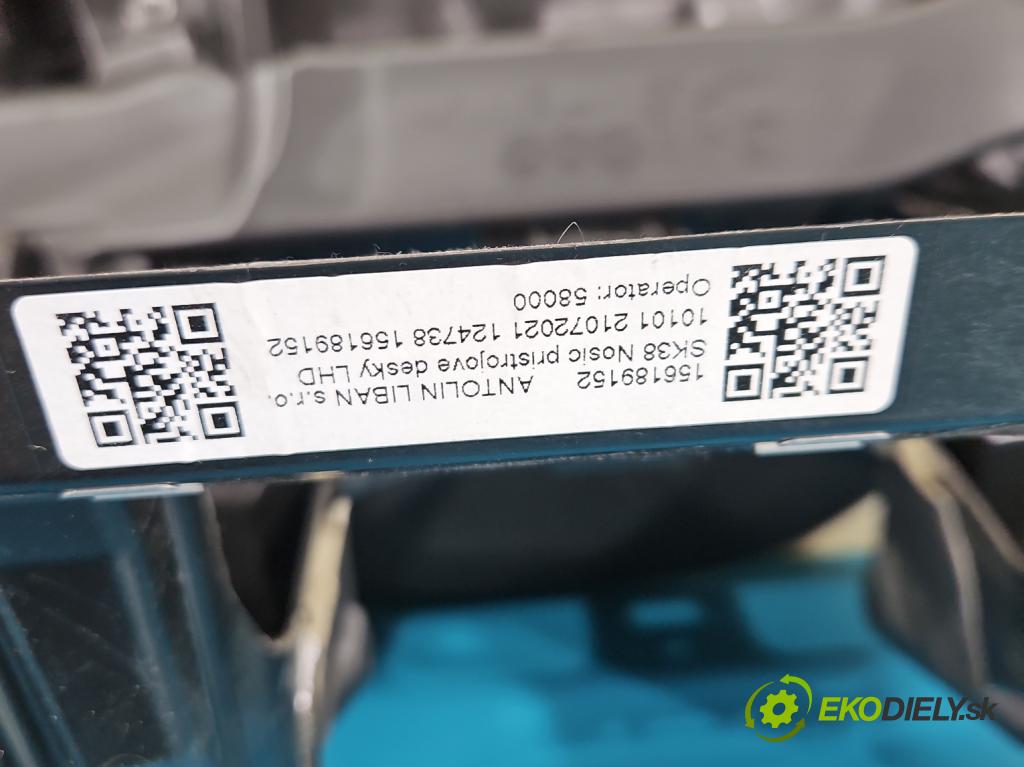 Skoda Octavia IV 2019- 2.0 tdi 150 HP manual 110 kW 1968 cm3 5- kokpit,pristrojová doska rozdeľovacia