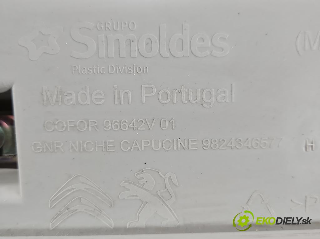 Toyota Proace City 1.2 12V 110 hp manual 81 kW 1199 cm3 5- kryt plastová 9824346577